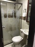 Hollywood Paradise Hotel