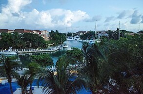 Porto Bello Gran Marina by GuruHotel