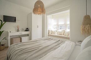 Sandal Alaçatı - Adults Only