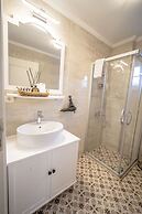 Sandal Alaçatı - Adults Only