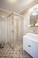 Sandal Alaçatı - Adults Only