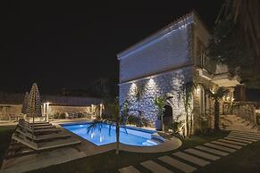 Sandal Alaçatı - Adults Only