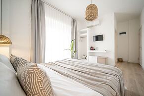 Sandal Alaçatı - Adults Only