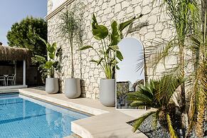 Sandal Alaçatı - Adults Only