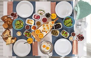 Sandal Alaçatı - Adults Only