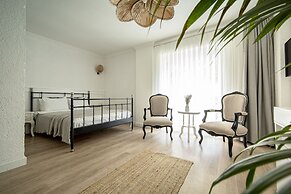 Sandal Alaçatı - Adults Only