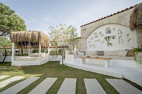 Sandal Alaçatı - Adults Only