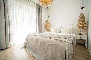 Sandal Alaçatı - Adults Only