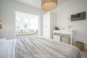 Sandal Alaçatı - Adults Only