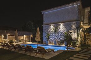 Sandal Alaçatı - Adults Only