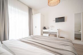 Sandal Alaçatı - Adults Only