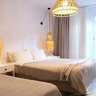 Sandal Alaçatı - Adults Only