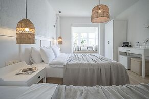 Sandal Alaçatı - Adults Only