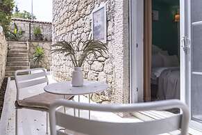 Sandal Alaçatı - Adults Only