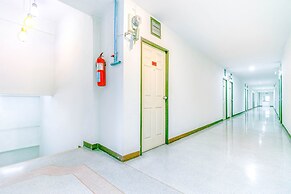 OYO 1161 Sathorn Mansion