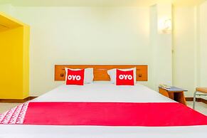 OYO 1161 Sathorn Mansion