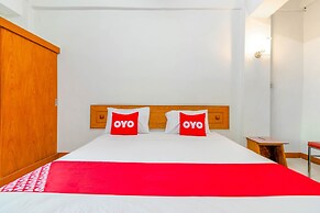 OYO 1161 Sathorn Mansion