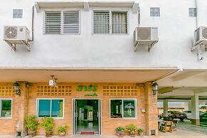 OYO 1161 Sathorn Mansion