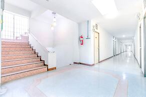 OYO 1161 Sathorn Mansion