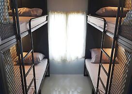 Urban Bed Hostel - Adults Only