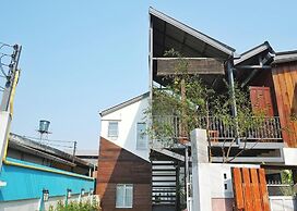 Urban Bed Hostel - Adults Only