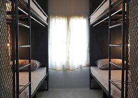 Urban Bed Hostel - Adults Only
