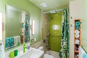 Kona Bali Kai 317 - Oceanfront 2 Bedroom Condo by RedAwning