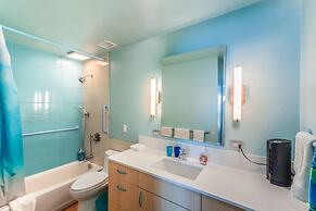 Kona Bali Kai 317 - Oceanfront 2 Bedroom Condo by RedAwning