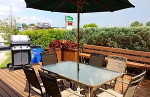 Prairie Mountain Inn