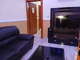 B's Hive Hotel & Suites