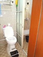 B's Hive Hotel & Suites