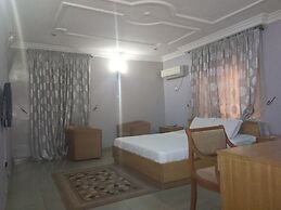 Junbic Apartment and Suites