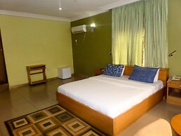 Junbic Apartment and Suites