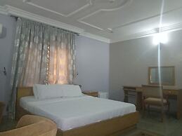 Junbic Apartment and Suites