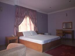 Junbic Apartment and Suites
