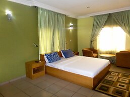 Junbic Apartment and Suites