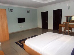 Junbic Apartment and Suites
