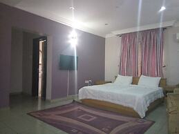 Junbic Apartment and Suites