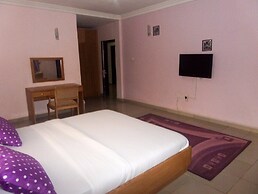 Junbic Apartment and Suites