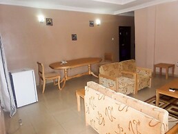 Junbic Apartment and Suites