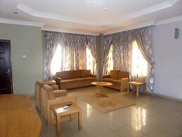 Junbic Apartment and Suites