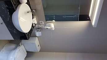 Casa de Wanea Hotel & Resto