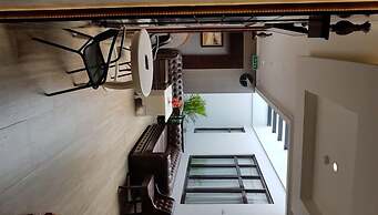 Casa de Wanea Hotel & Resto