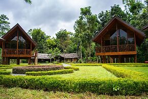 Kandy Cabana Eco Resort