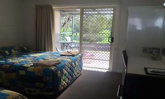 Donald Riverside Motel