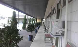 Donald Riverside Motel