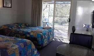 Donald Riverside Motel