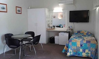 Donald Riverside Motel