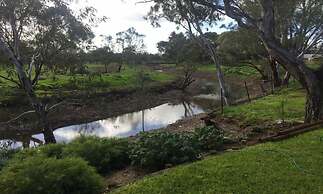 Donald Riverside Motel