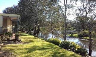 Donald Riverside Motel